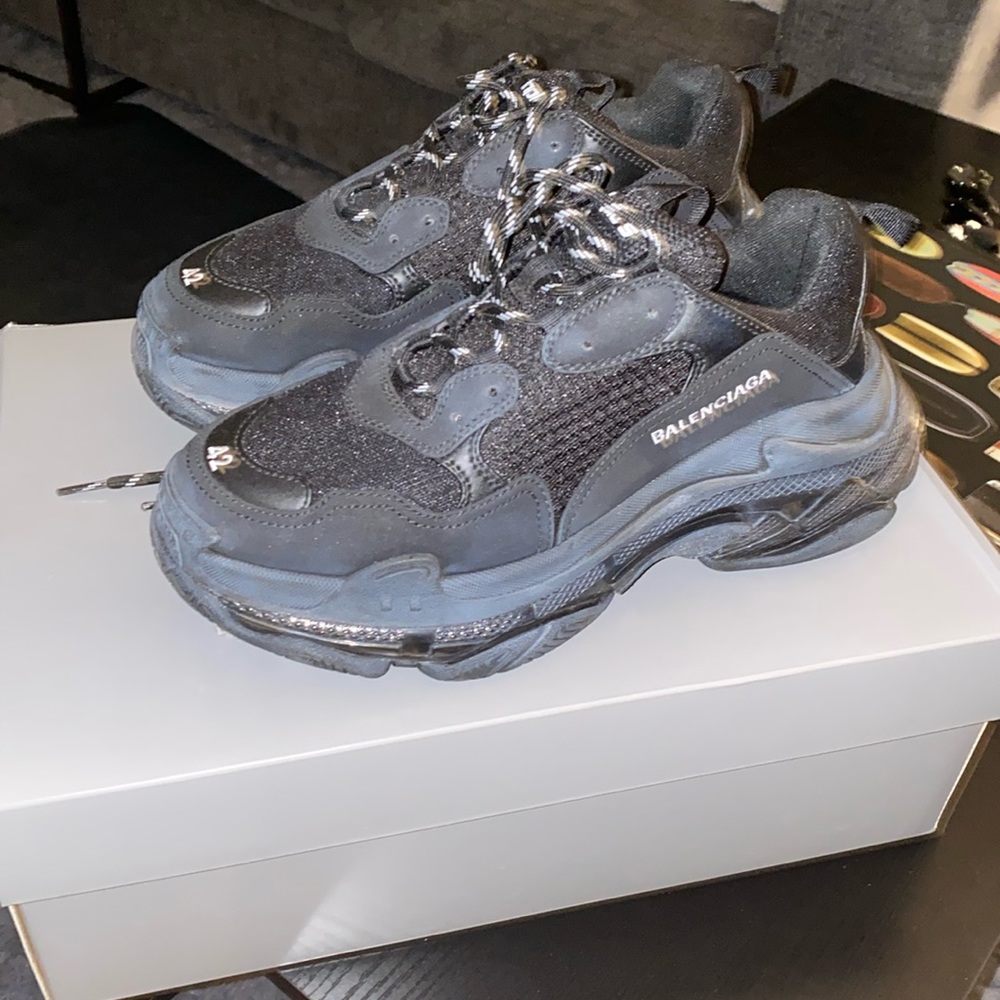 BALENCIAGA MEN'S TRIPLE S CLEAR SOLE SNEAKER IN BLACK